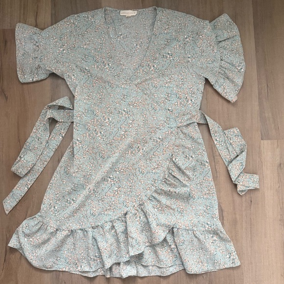 lovestitch Dresses & Skirts - Lovestitch Wrap Dress with Floral Print Size M